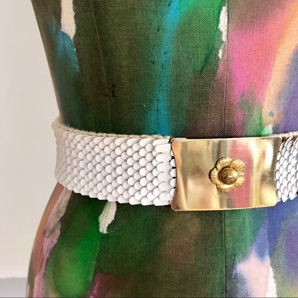 Vintage Accessories - VINTAGE 80s White Elastic Gold Belt